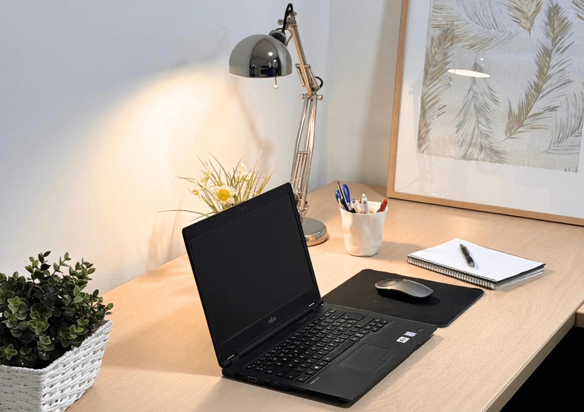 Poste fixe de coworking premium image 5